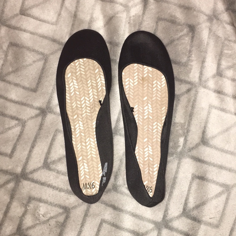 Flat dress shoe